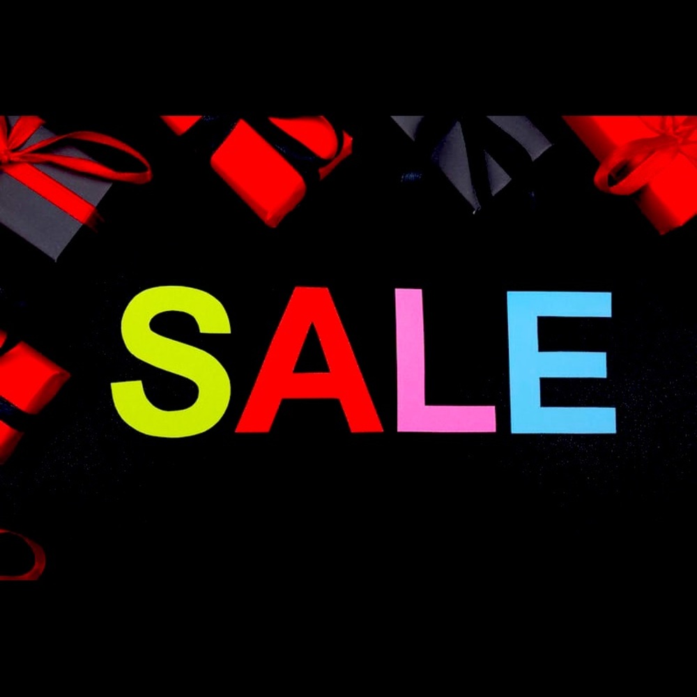 Hi, My name is Amy! Enjoy browsing my discounted purses and other closet items.